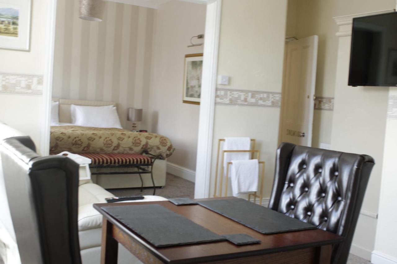 Clifton Villa Guest House Лландидно Экстерьер фото