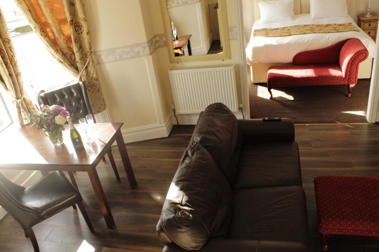Clifton Villa Guest House Лландидно Экстерьер фото
