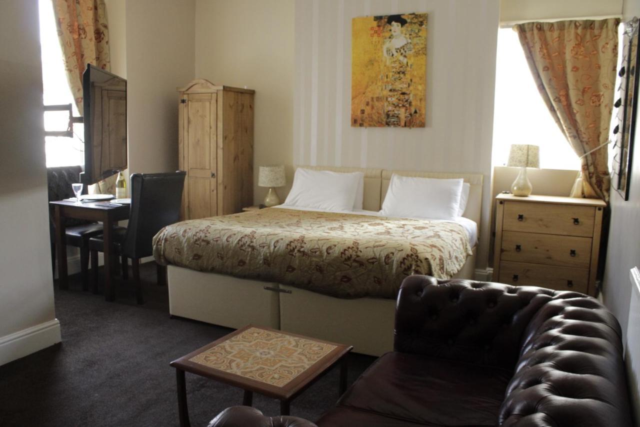 Clifton Villa Guest House Лландидно Экстерьер фото